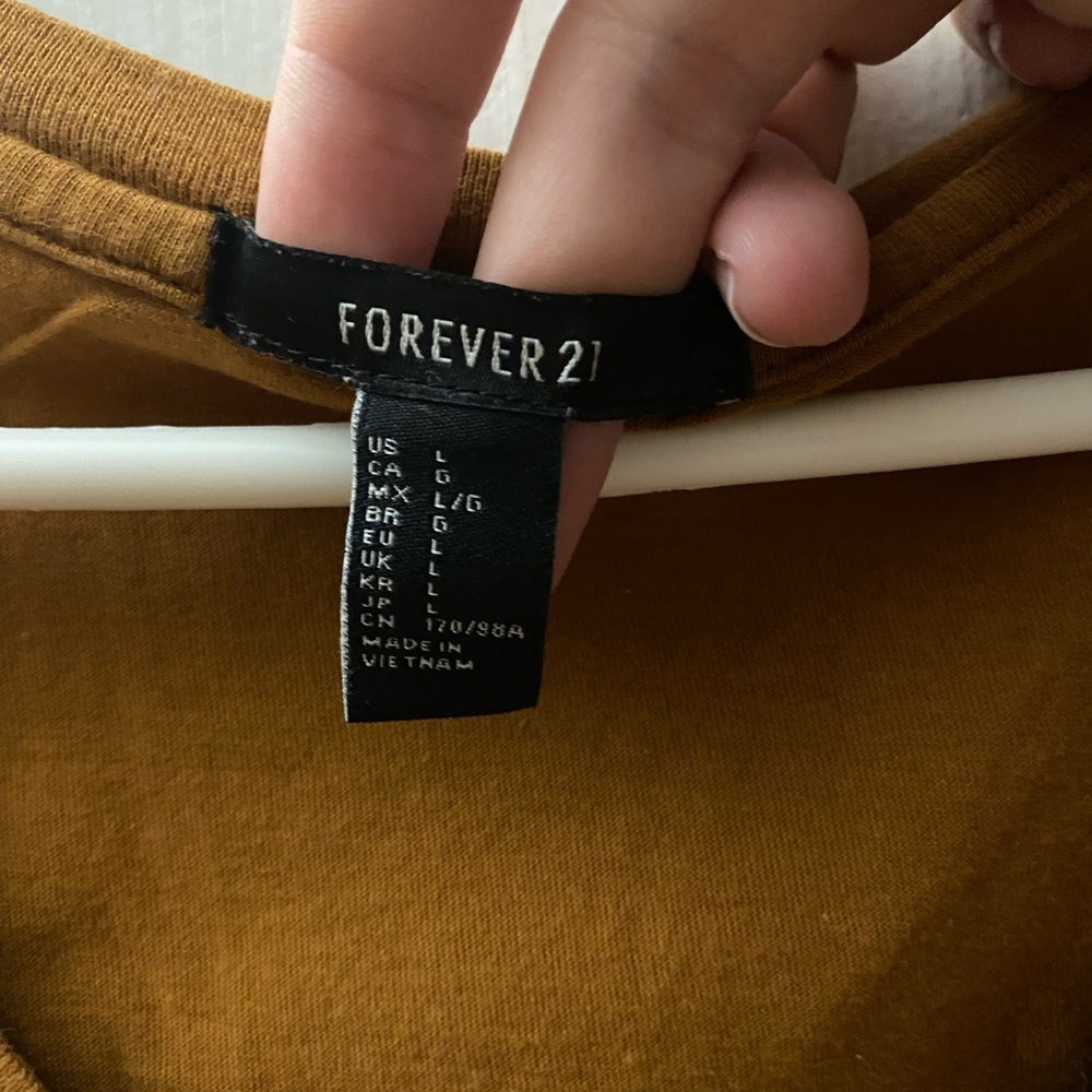 EUC FOREVER 21 “ I'd Rather Be Eating “ V-Neck Tee Size Large - Picture 3 of 3